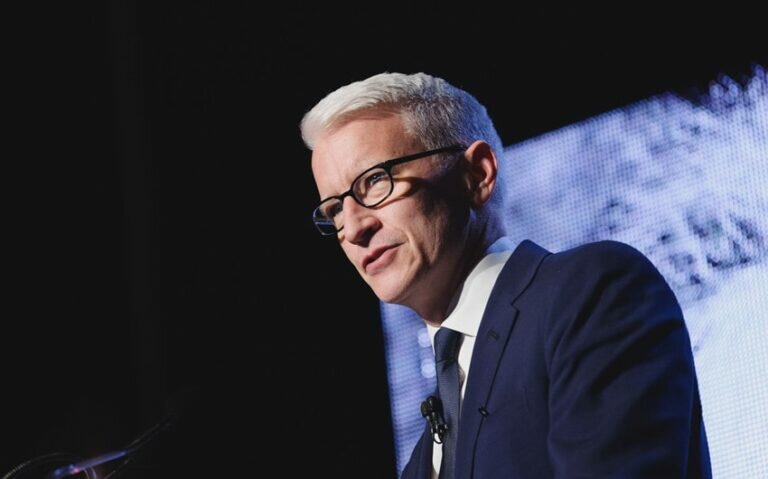 net worth of anderson cooper